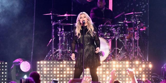 Kelly Clarkson at Zappos Theater at Planet Hollywood